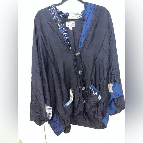 Brand Resort Wear Totem Faced Abstract Boho Cardigan w/ Metal Fastens - Size OS - Picture 2 of 16